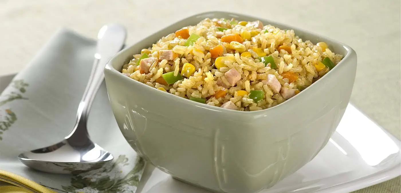 Como fazer arroz soltinho: prepare essa receita simples e prática