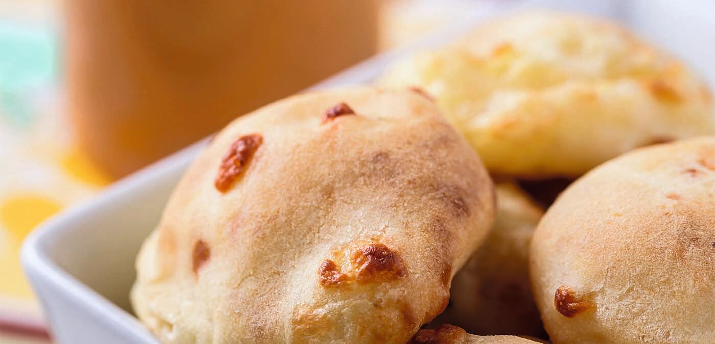 8 receitas de Pão de Queijo: do tradicional ao bolo
