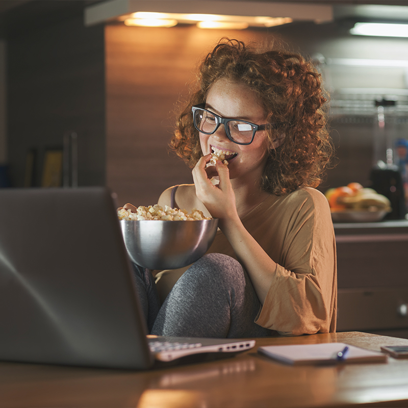 Até penso em opções, mas quando vejo já tô estourando pipoca.