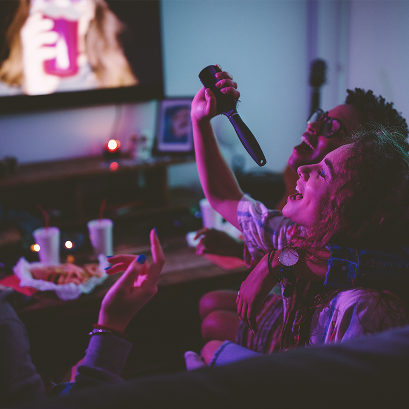 “♪ lá, lá, lá ♫ Eu ouvi musical?”